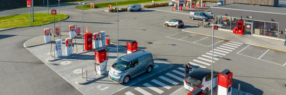 b2b charging station circle k